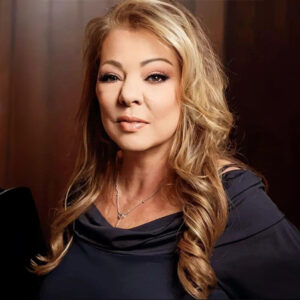 Biography - SANDRA-MUSIC.COM